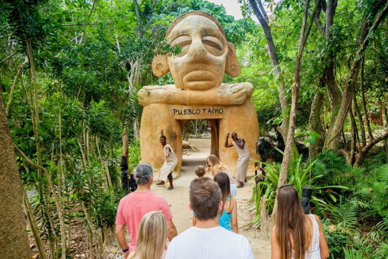 Manatí Park